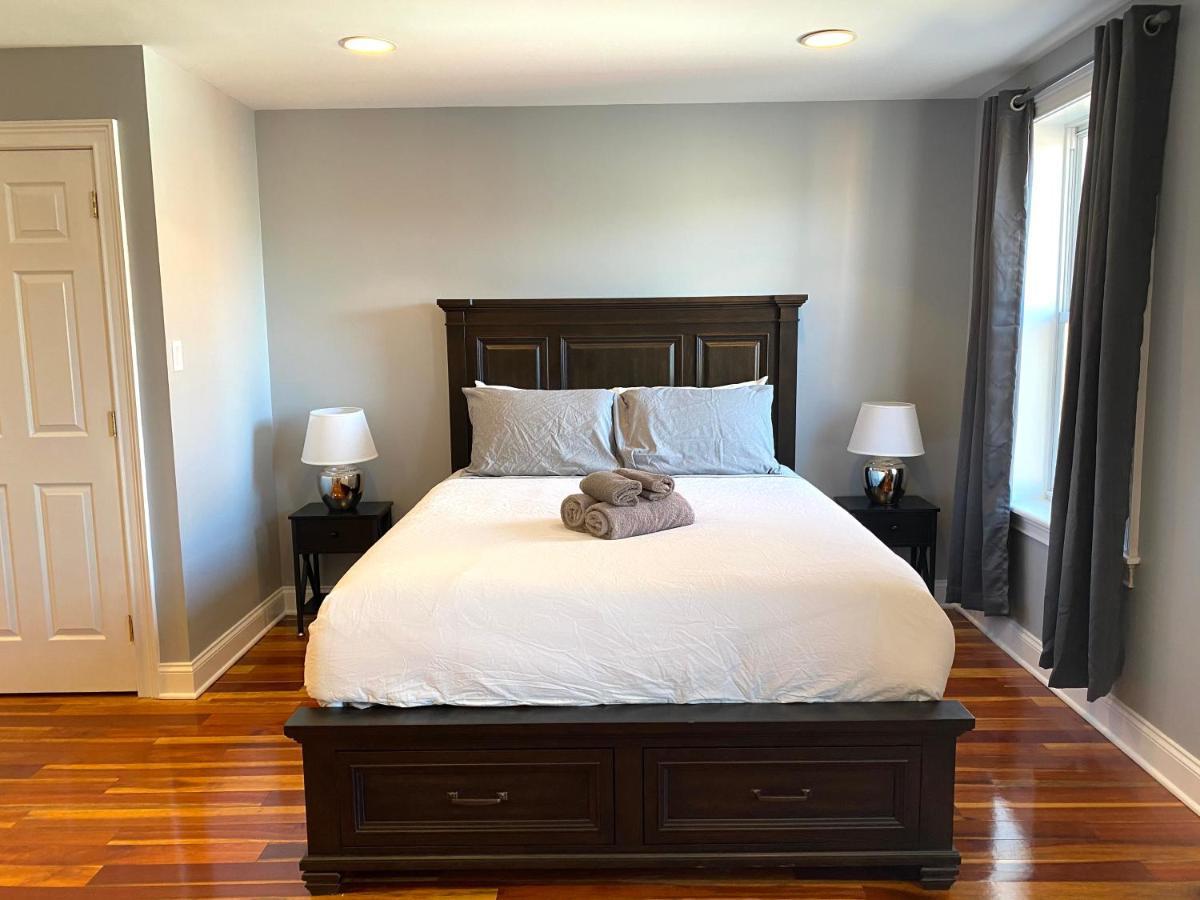 Alina & Fanny - 1224 Mt Vernon St